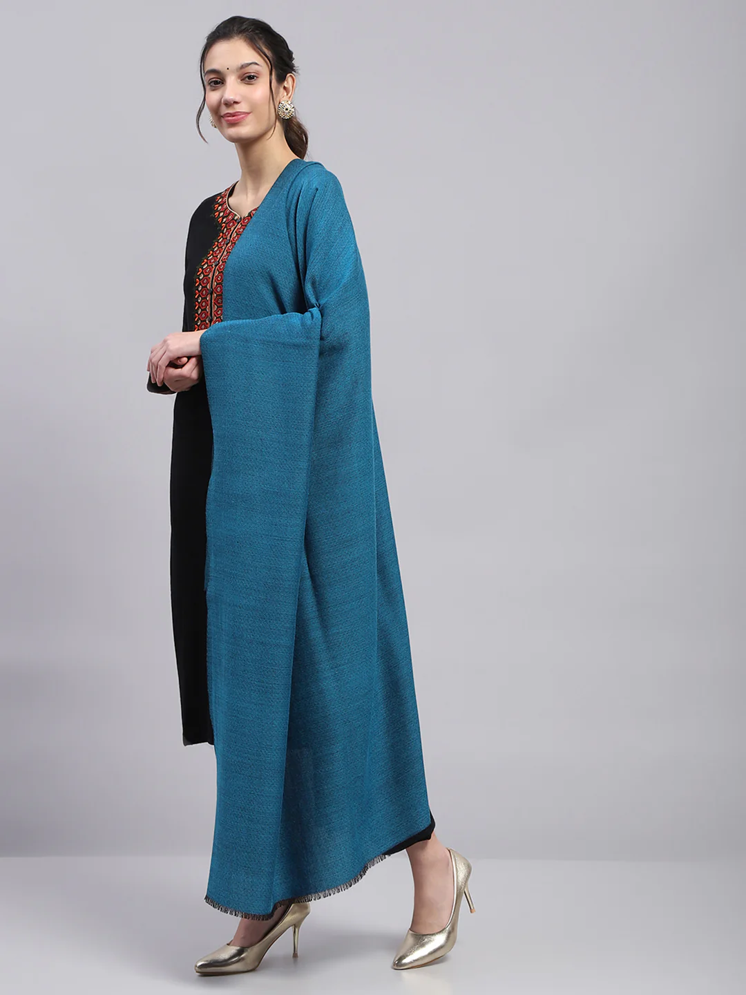 Women Blue Solid Reversible Shawl - Image 3