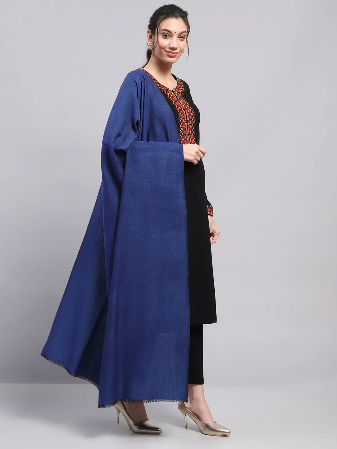 Women Blue Solid Reversible Shawl - Image 7