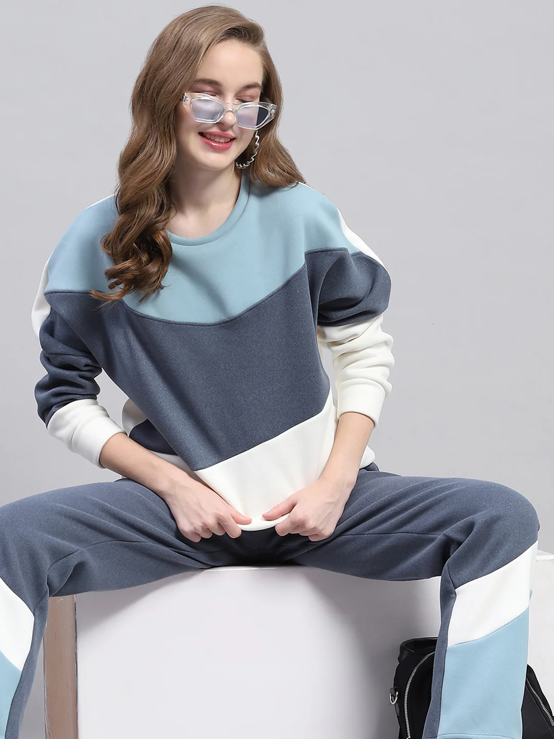 Women Blue Solid Round Neck Full Sleeve Tracksuit - Image 6
