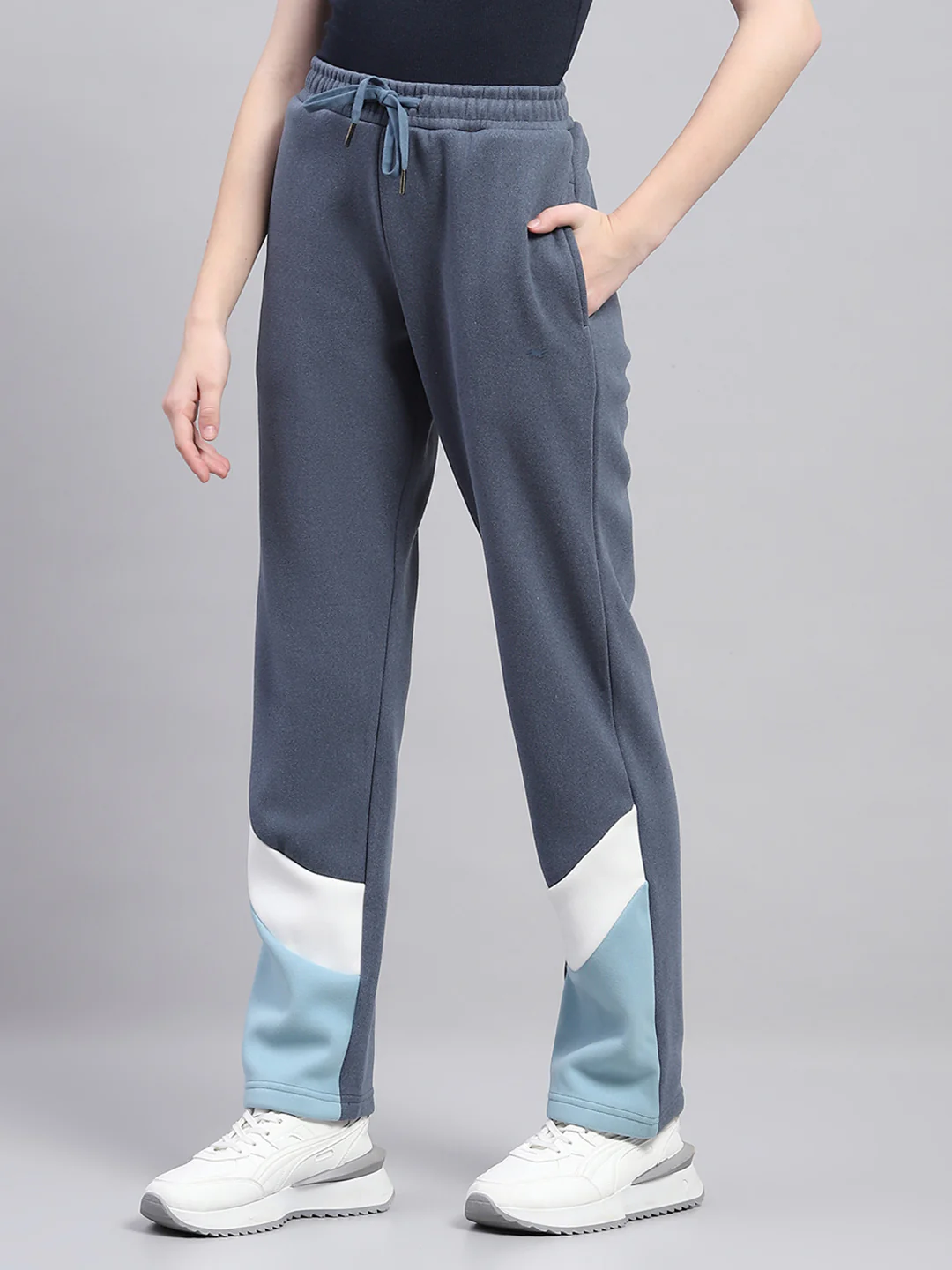 Women Blue Solid Round Neck Full Sleeve Tracksuit - Image 8