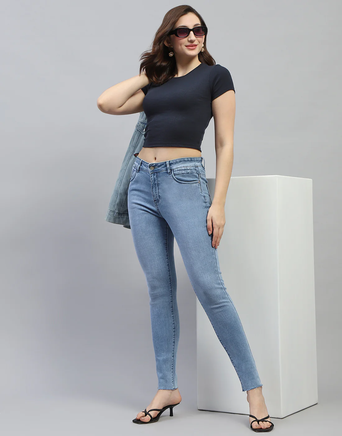 Women Blue Solid Slim Fit Denim - Image 2