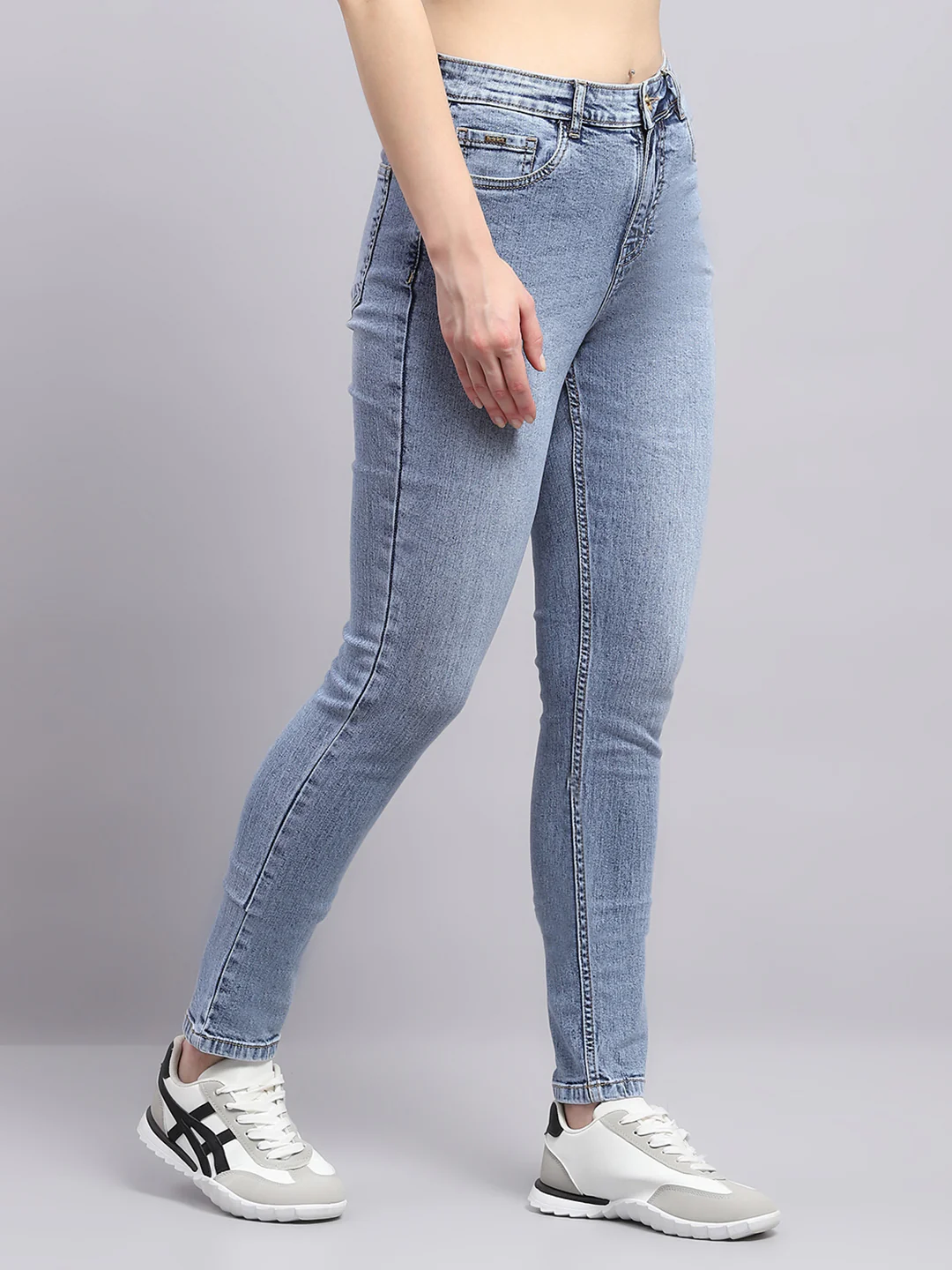 Women Blue Solid Slim Fit Denim - Image 4