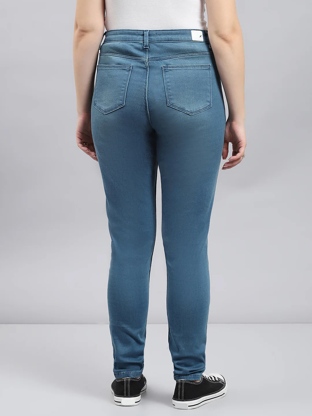 Women Blue Solid Slim Fit Denims - Image 5