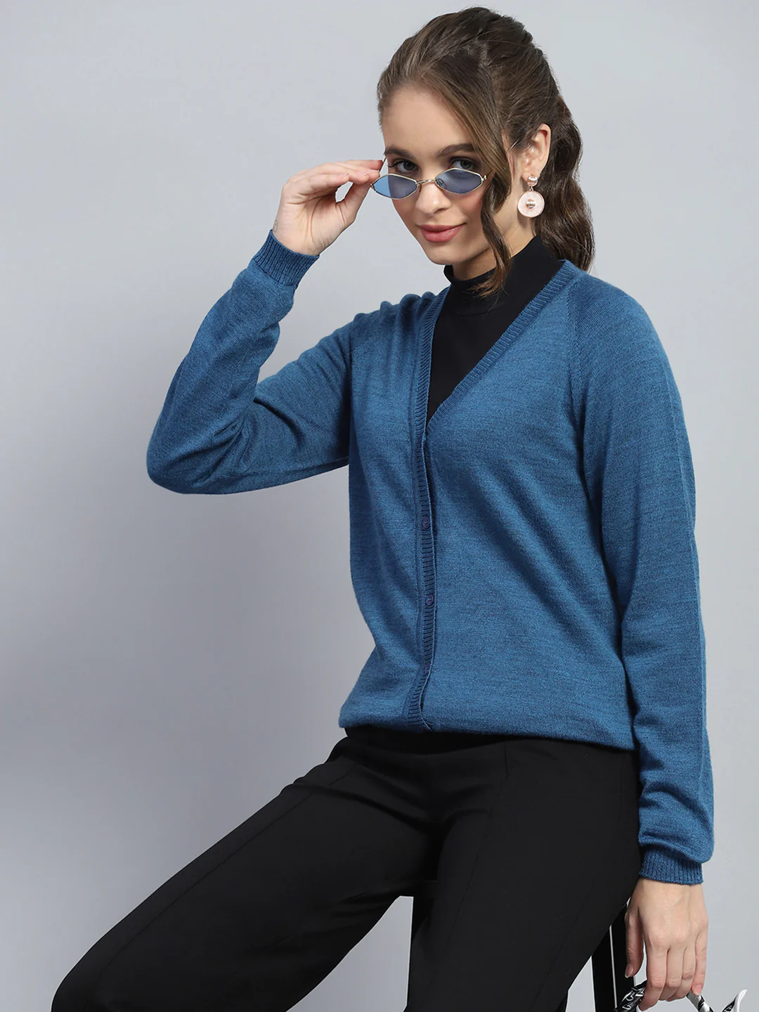 Women Blue Solid V Neck Full Sleeve Cardigan - Image 6