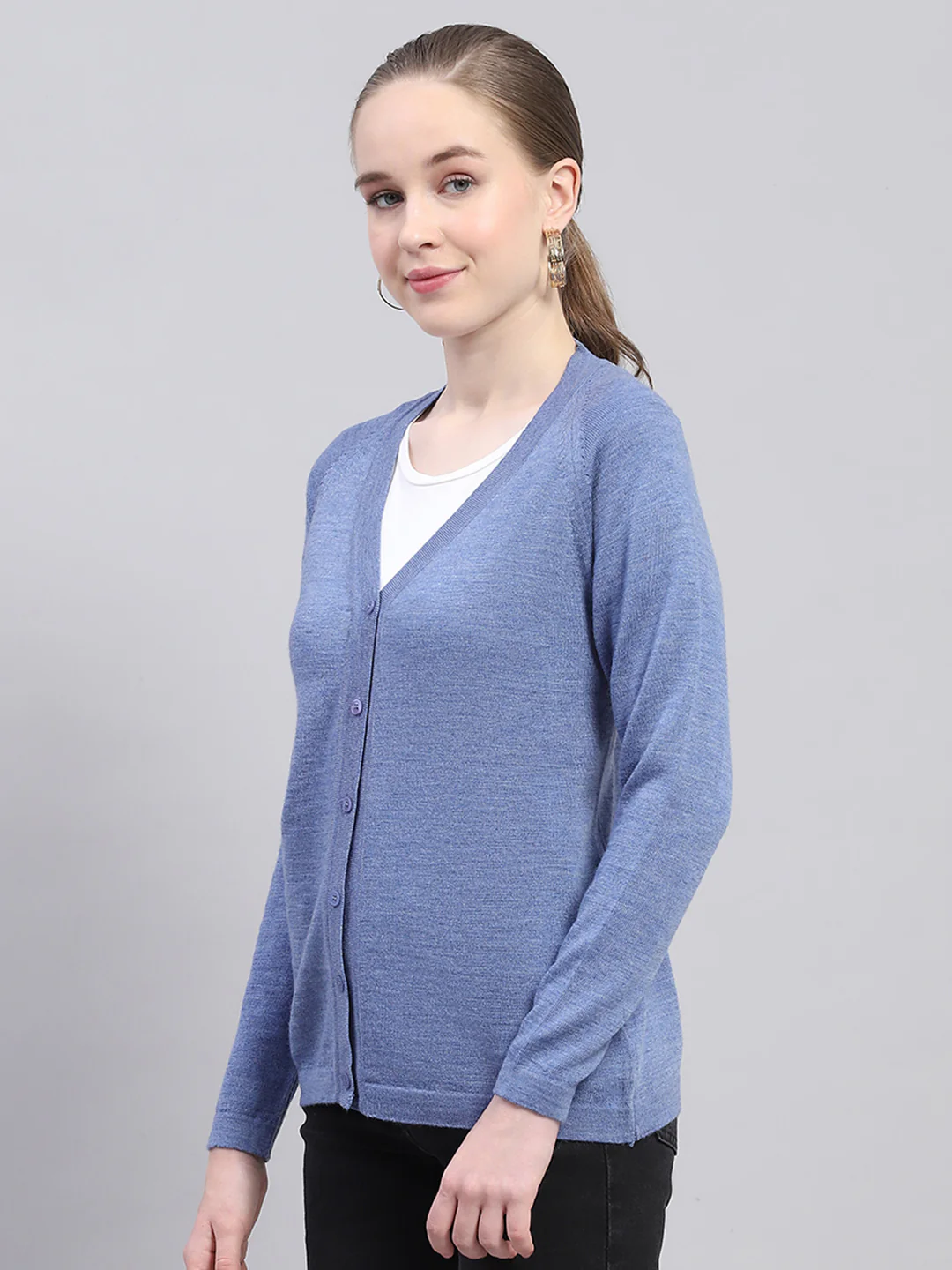 Women Blue Solid V Neck Full Sleeve Cardigan - Image 3
