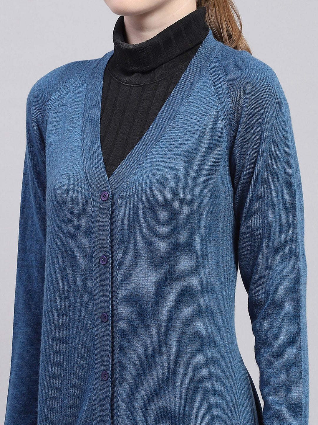 Women Blue Solid V Neck Full Sleeve Cardigan - Image 6