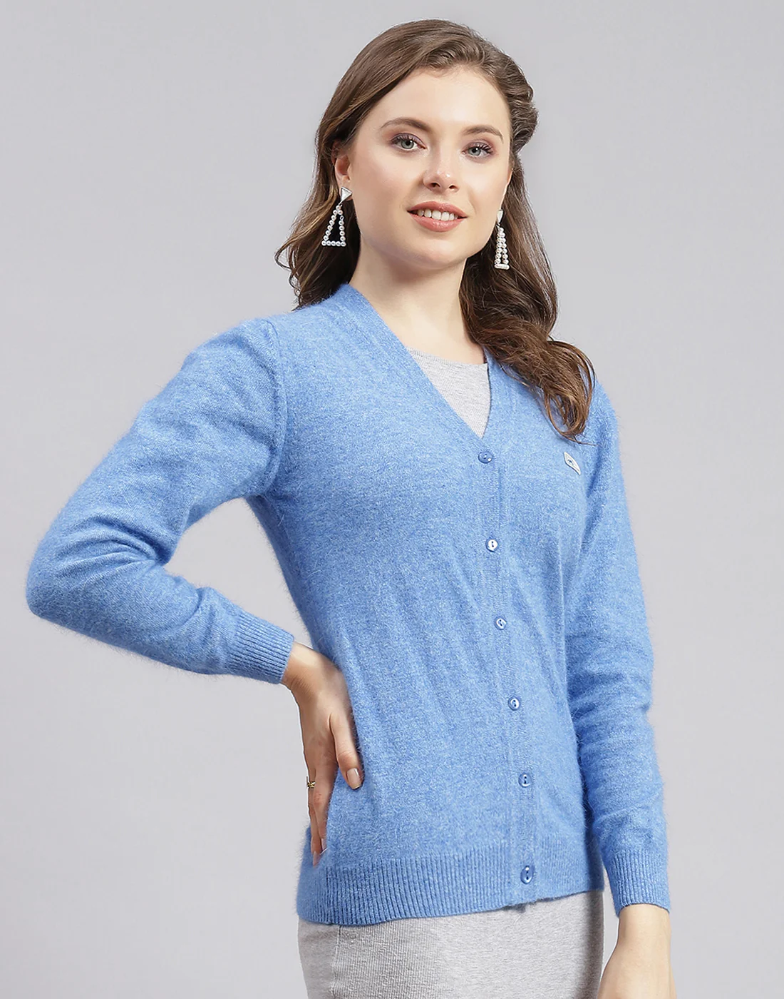 Women Blue Solid V Neck Full Sleeve Cardigan - Image 4