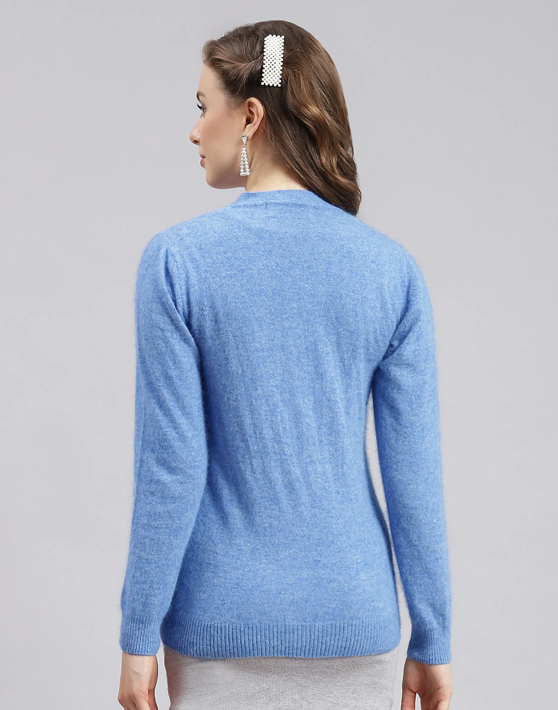 Women Blue Solid V Neck Full Sleeve Cardigan - Image 5