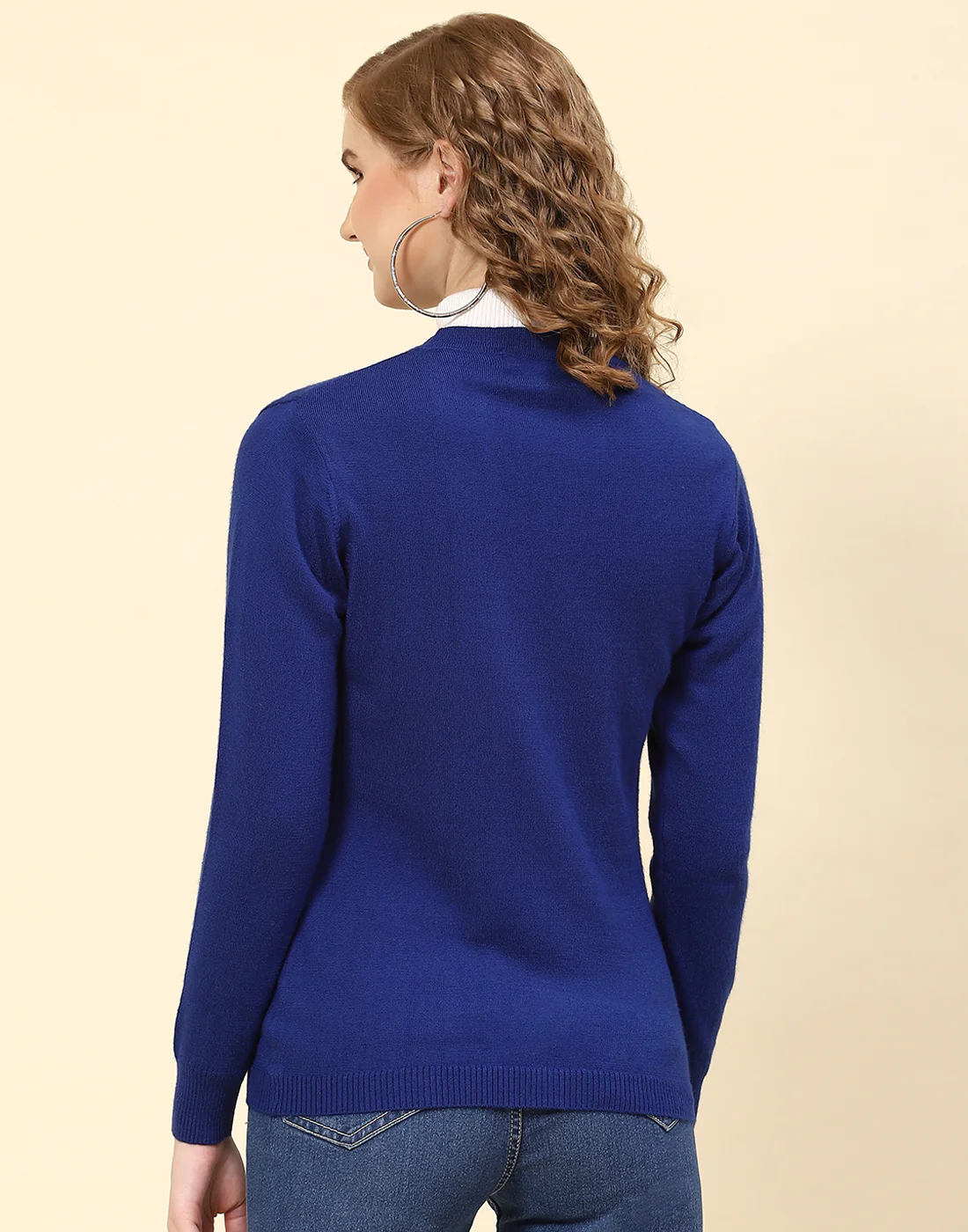 Women Blue Solid V Neck Full Sleeve Cardigan - Image 5