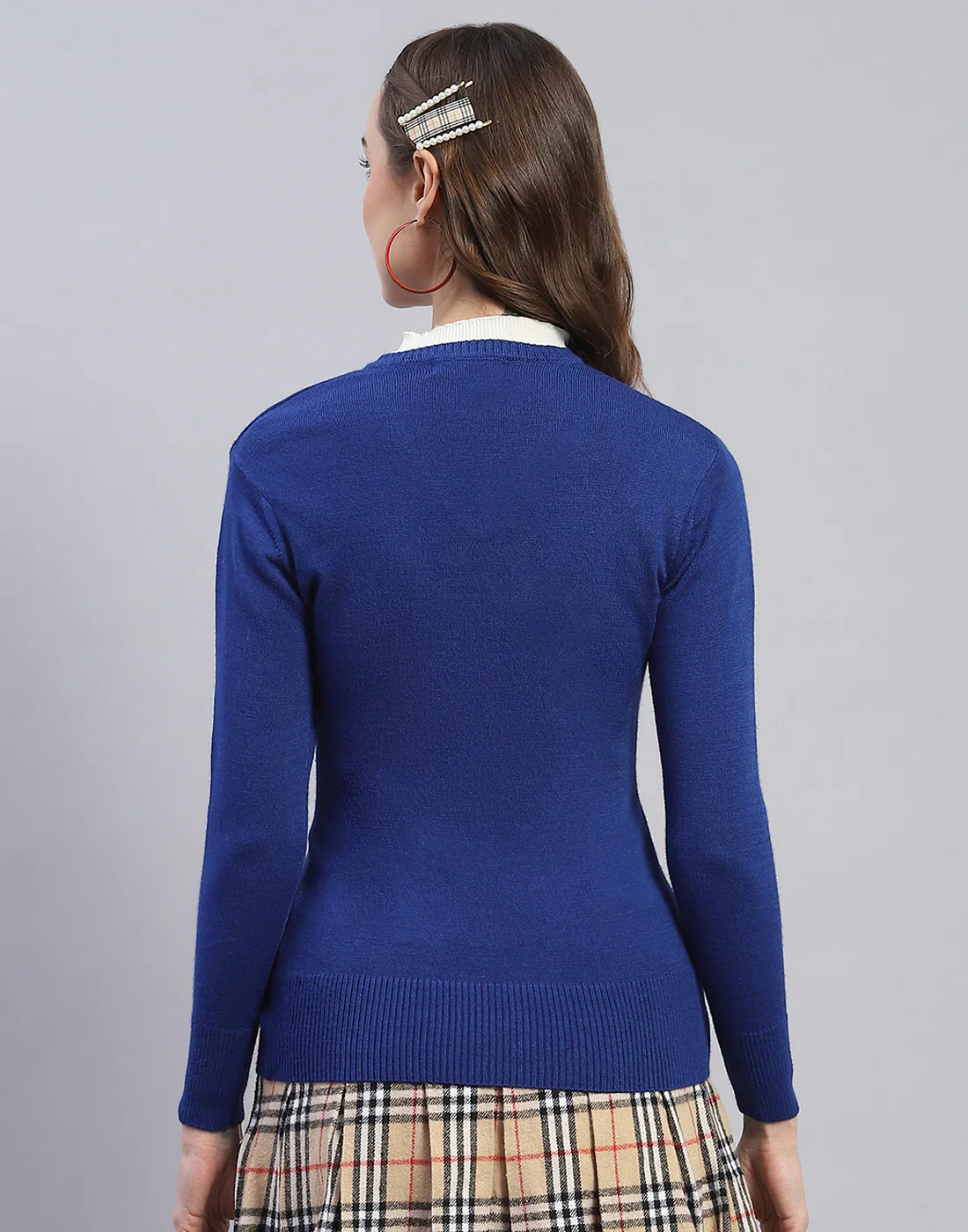 Women Blue Solid V Neck Full Sleeve Sweater - Image 5