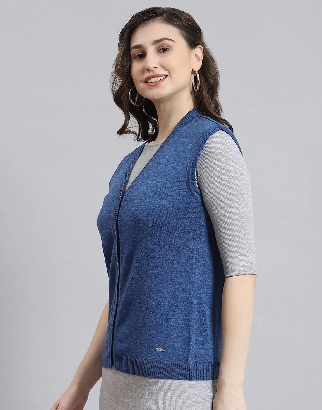 Women Blue Solid V Neck Sleeveless Cardigan - Image 3