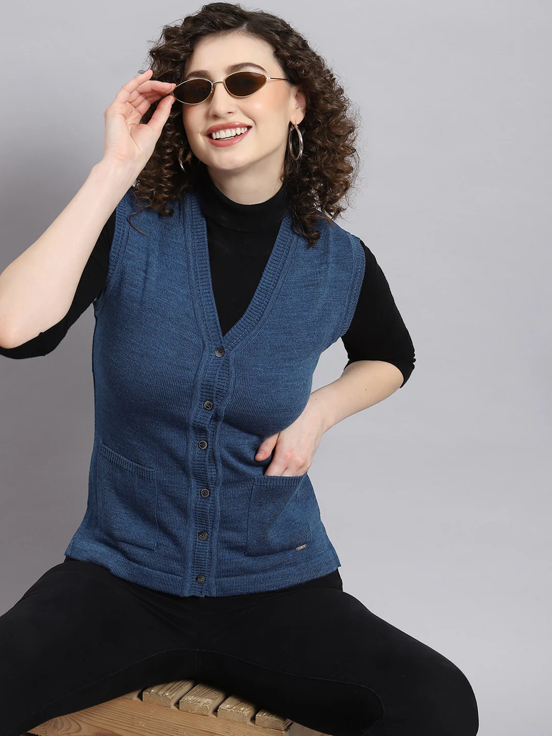 Women Blue Solid V Neck Sleeveless Cardigan - Image 5