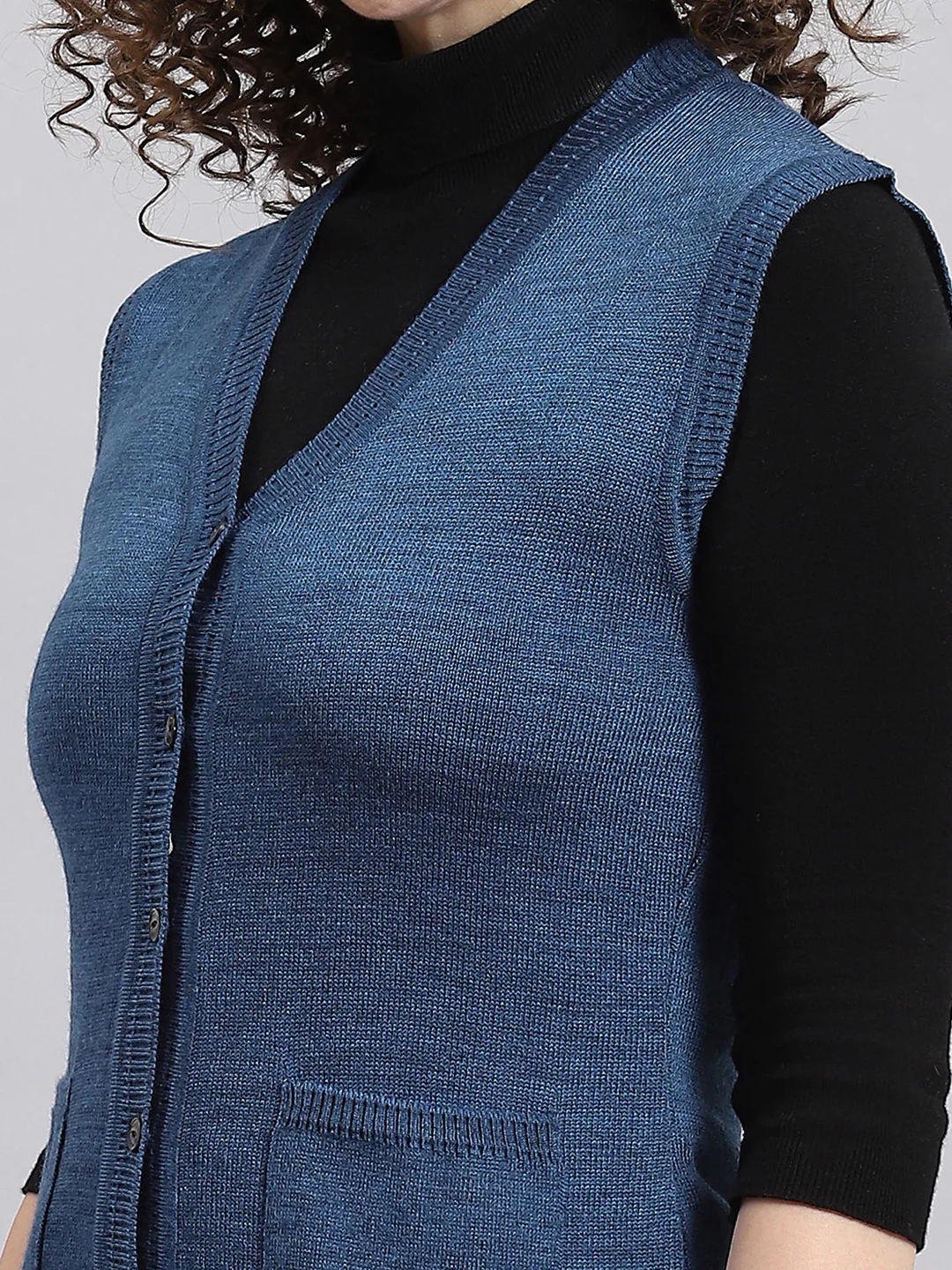 Women Blue Solid V Neck Sleeveless Cardigan - Image 7