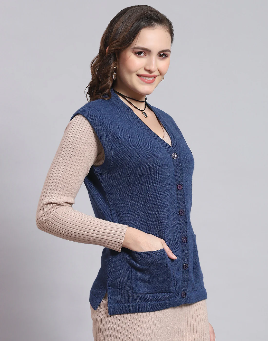 Women Blue Solid V Neck Sleeveless Sweater - Image 4