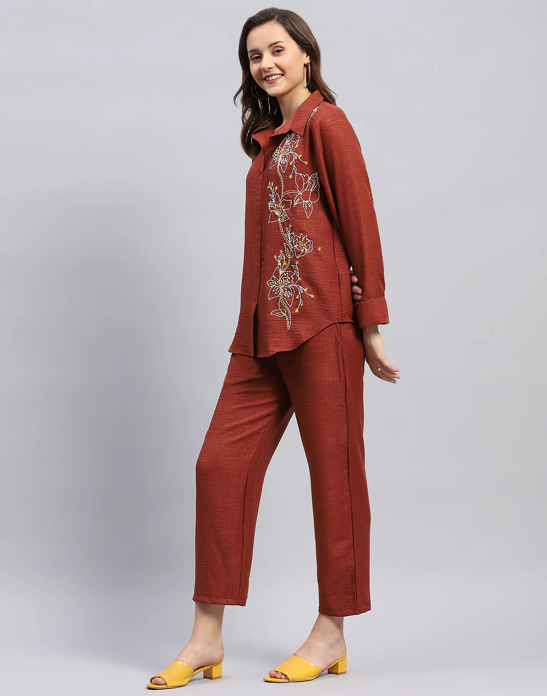 Women Brown Floral Print Collar Neck Full Sleeve Cords Set - Image 4