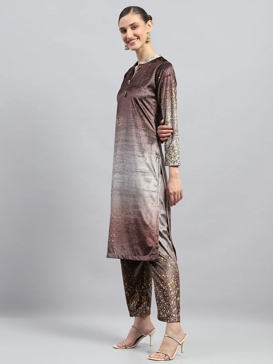 Women Brown Printed Round Neck Full Sleeve Kurti Set - Image 5