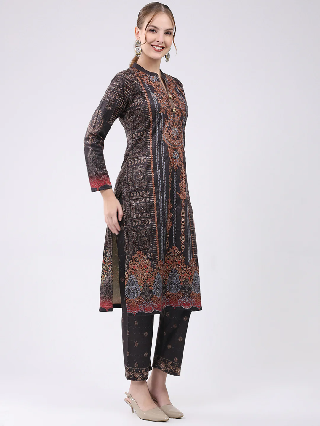Women Brown Printed Round Neck Full Sleeve Kurti Set for Winter - Image 4