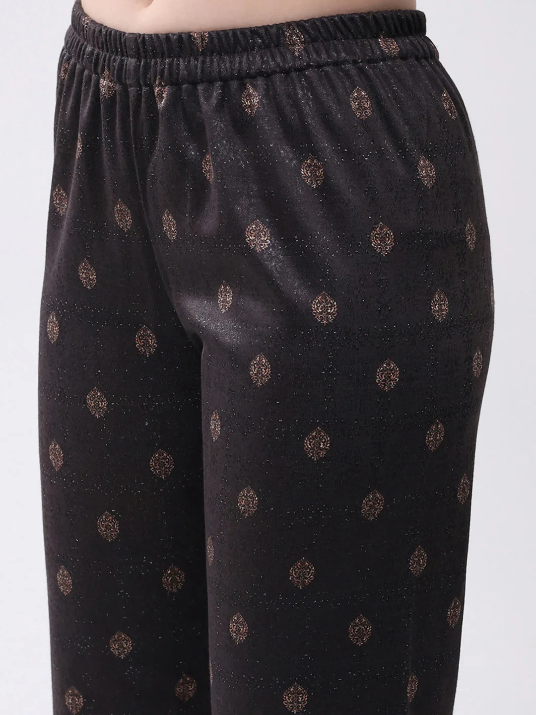 Women Brown Printed Round Neck Full Sleeve Kurti Set for Winter - Image 8