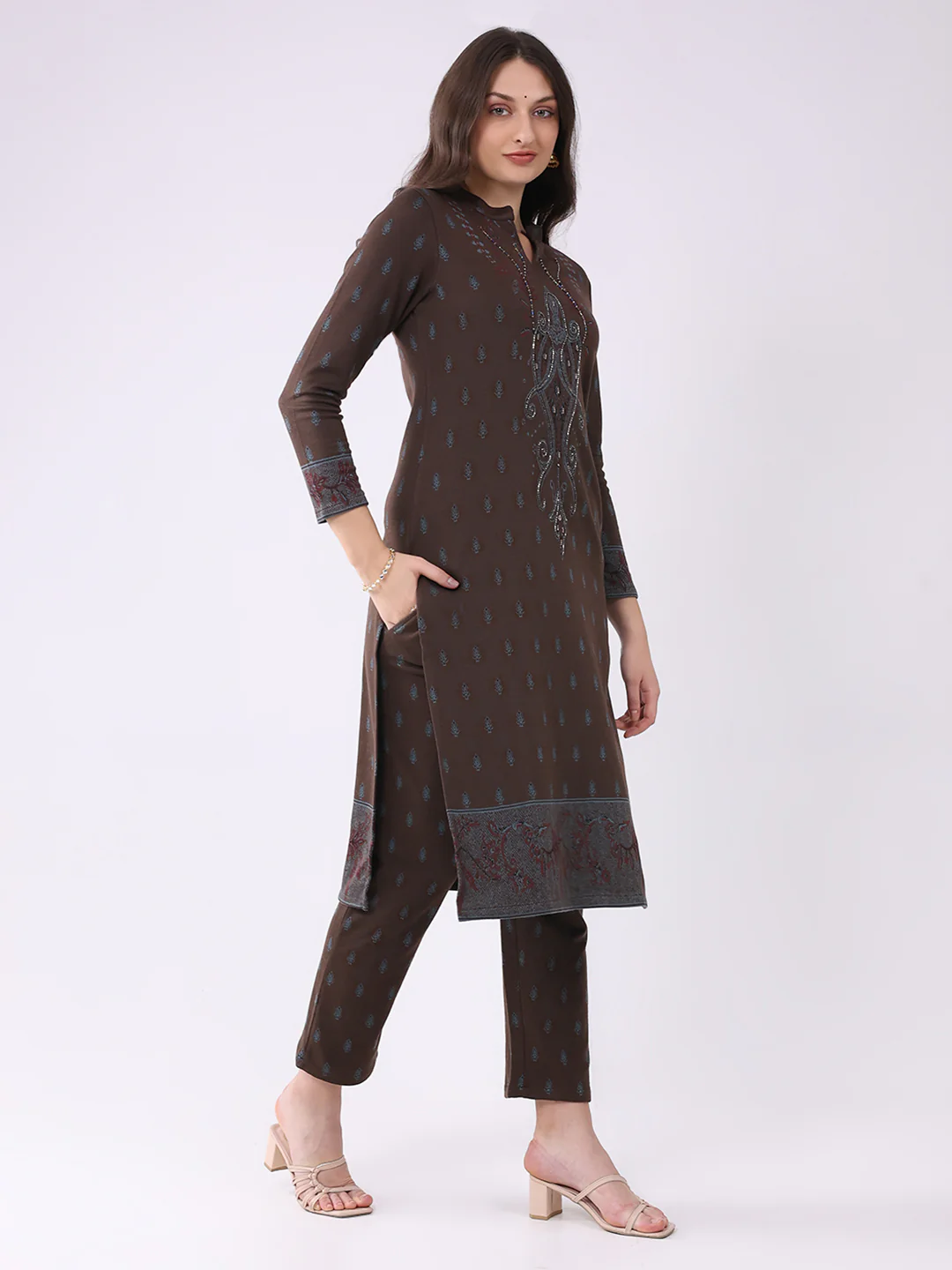 Women Brown Printed Round Neck Full Sleeve Kurti Set for Winter - Image 4