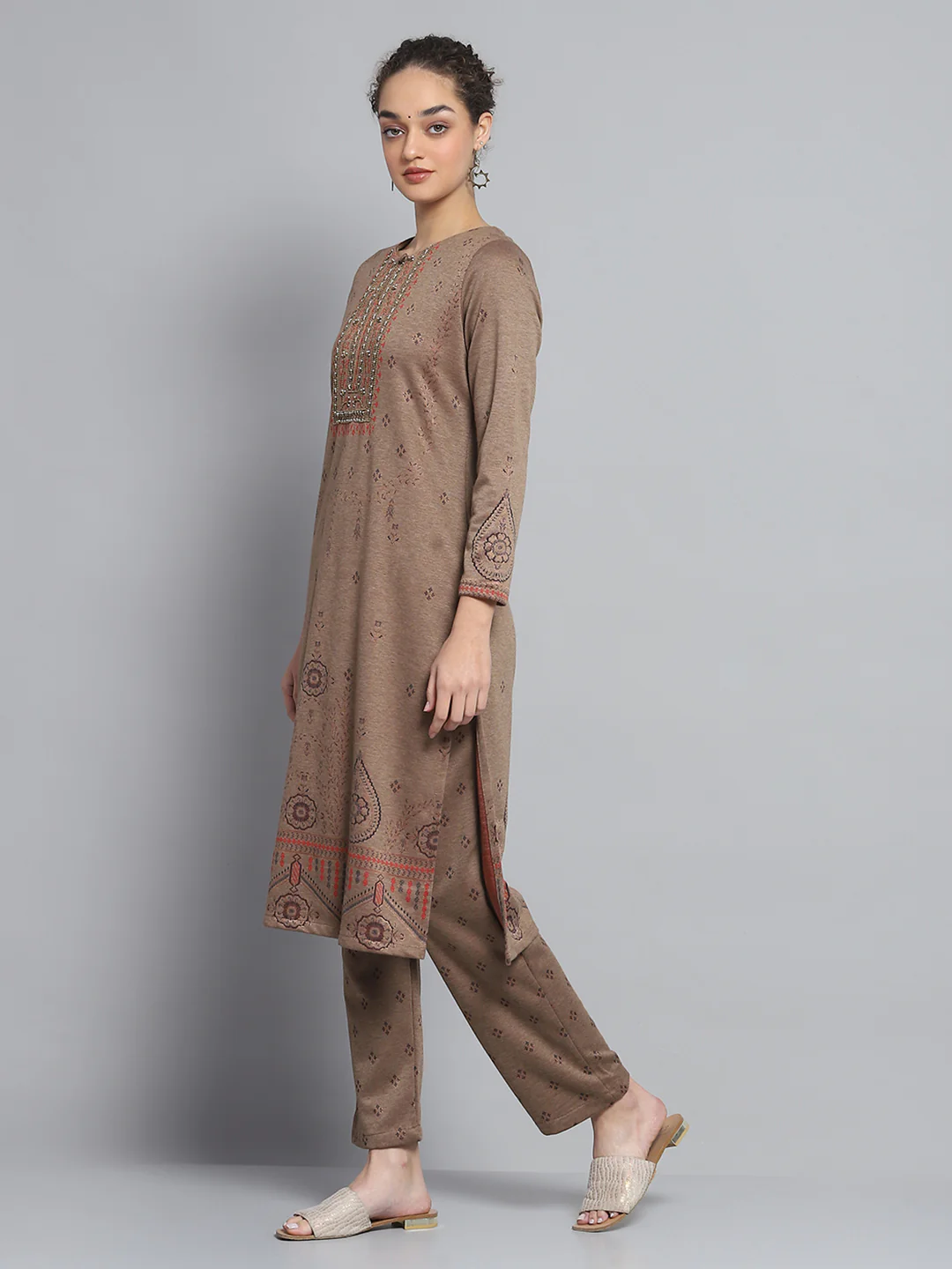 Women Brown Self Design Round Neck Full Sleeve Kurti Set for Winter - Image 4
