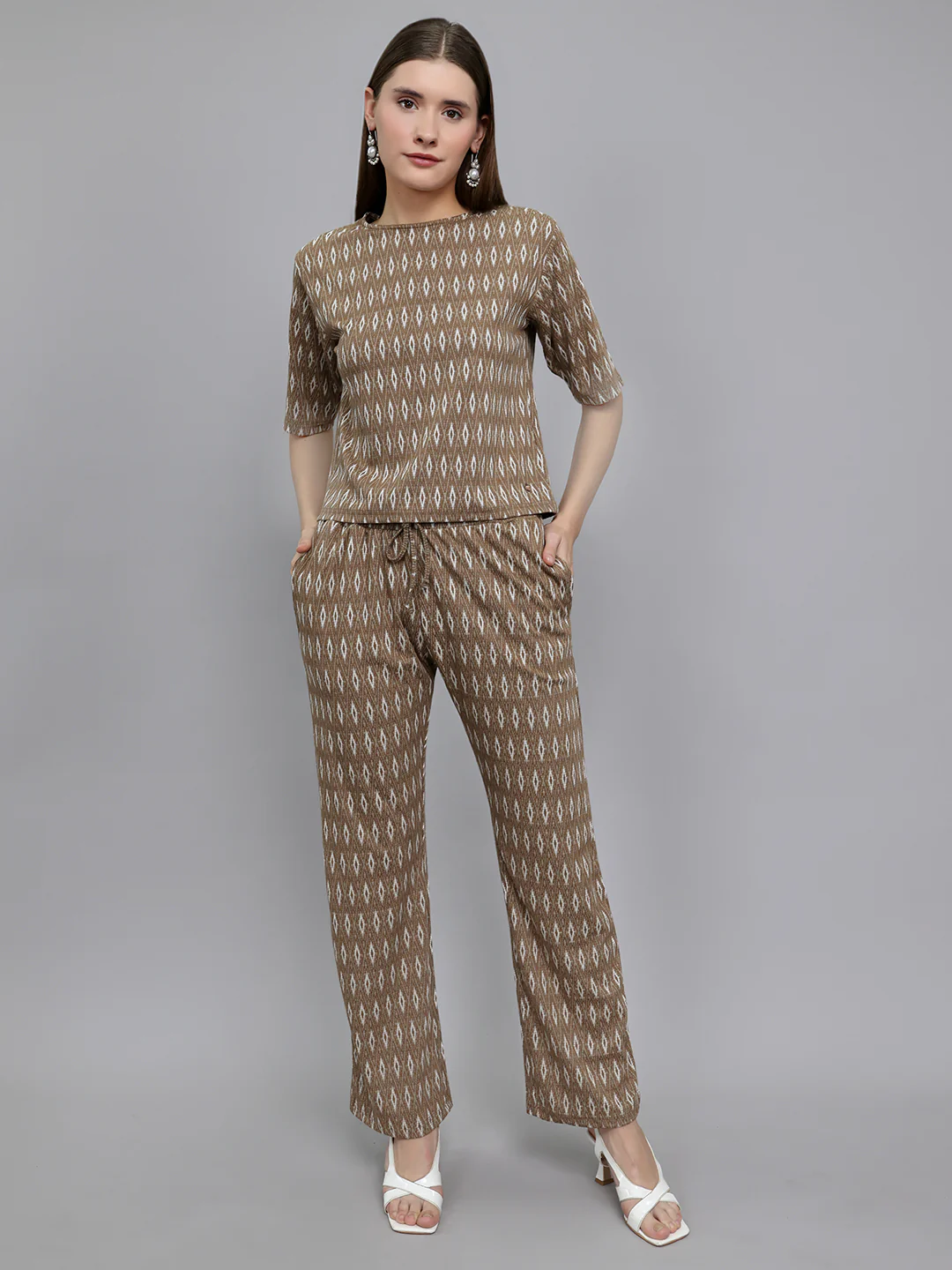 Women Brown Self Design Round Neck Half Sleeve Cords Set
