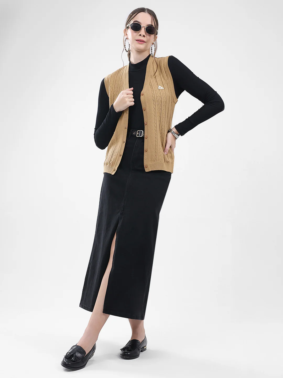 Women Brown Self Design V Neck Sleeveless Cardigan - Image 2
