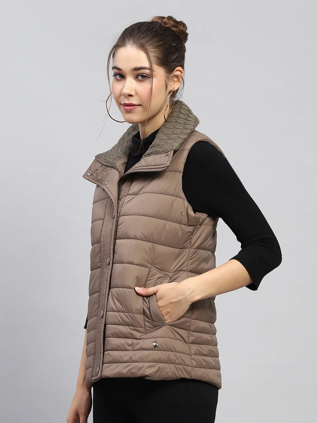 Women Brown Solid Collar Sleeveless Jacket - Image 3