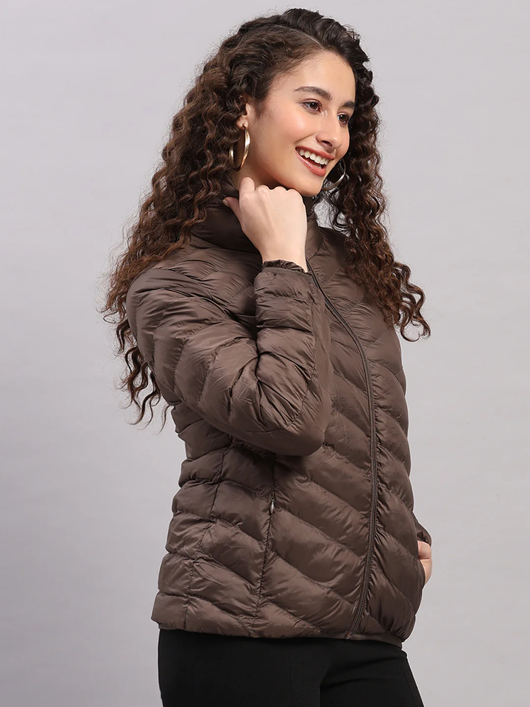 Women Brown Solid Hooded Lightweight Packable Jacket - Image 4