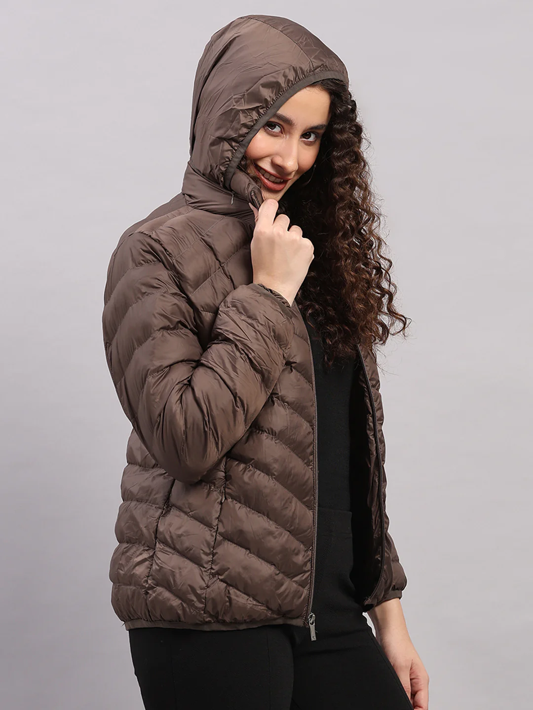 Women Brown Solid Hooded Lightweight Packable Jacket - Image 6