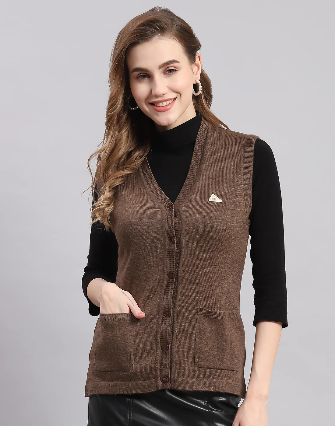 Women Brown Solid V Neck Sleeveless Cardigan - Image 2