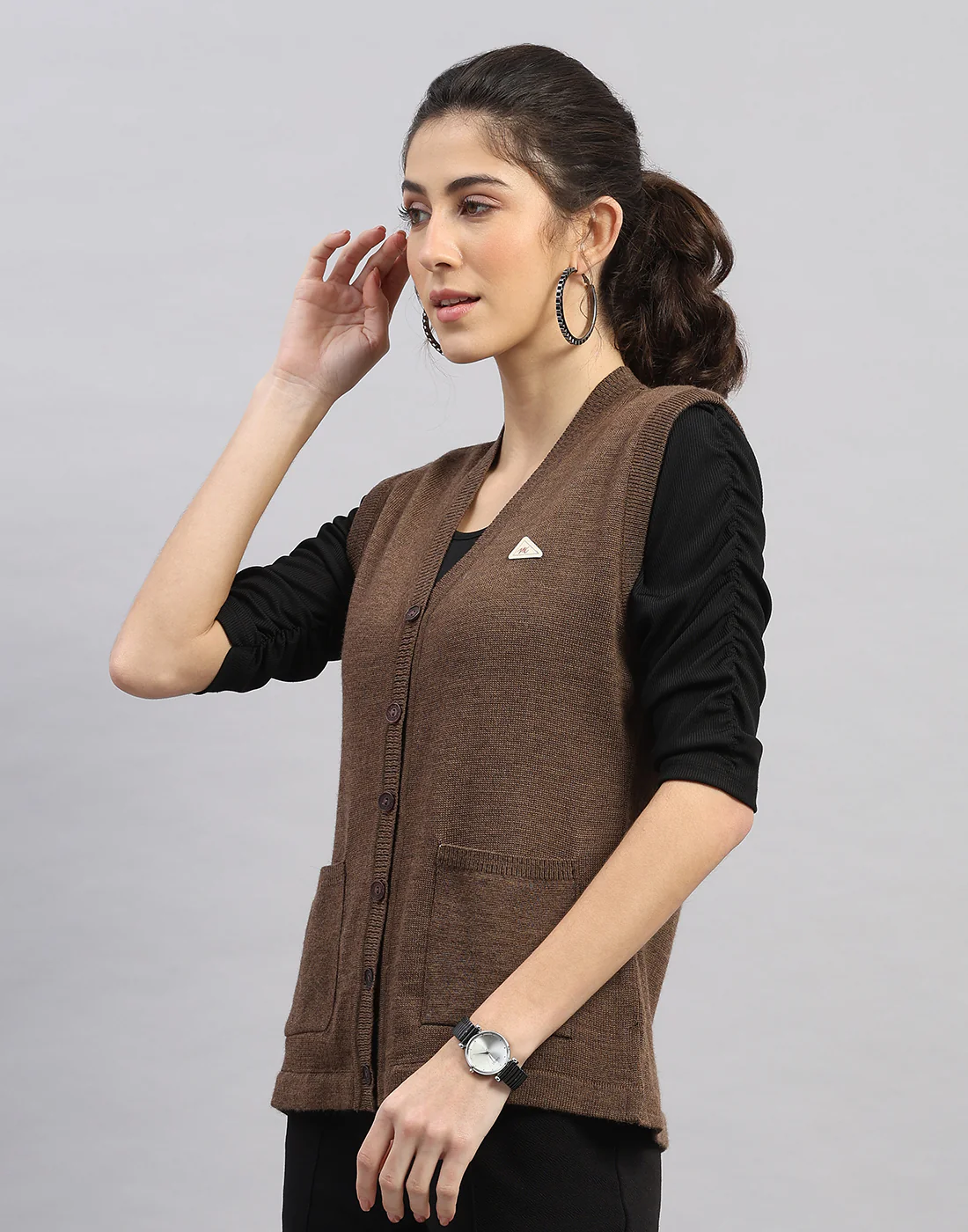 Women Brown Solid V Neck Sleeveless Cardigan - Image 2