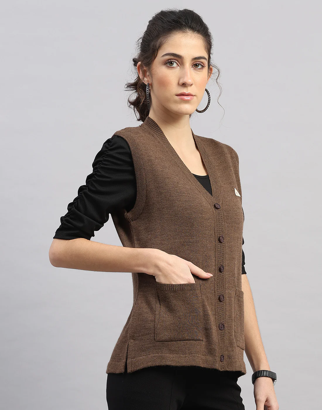 Women Brown Solid V Neck Sleeveless Cardigan - Image 3