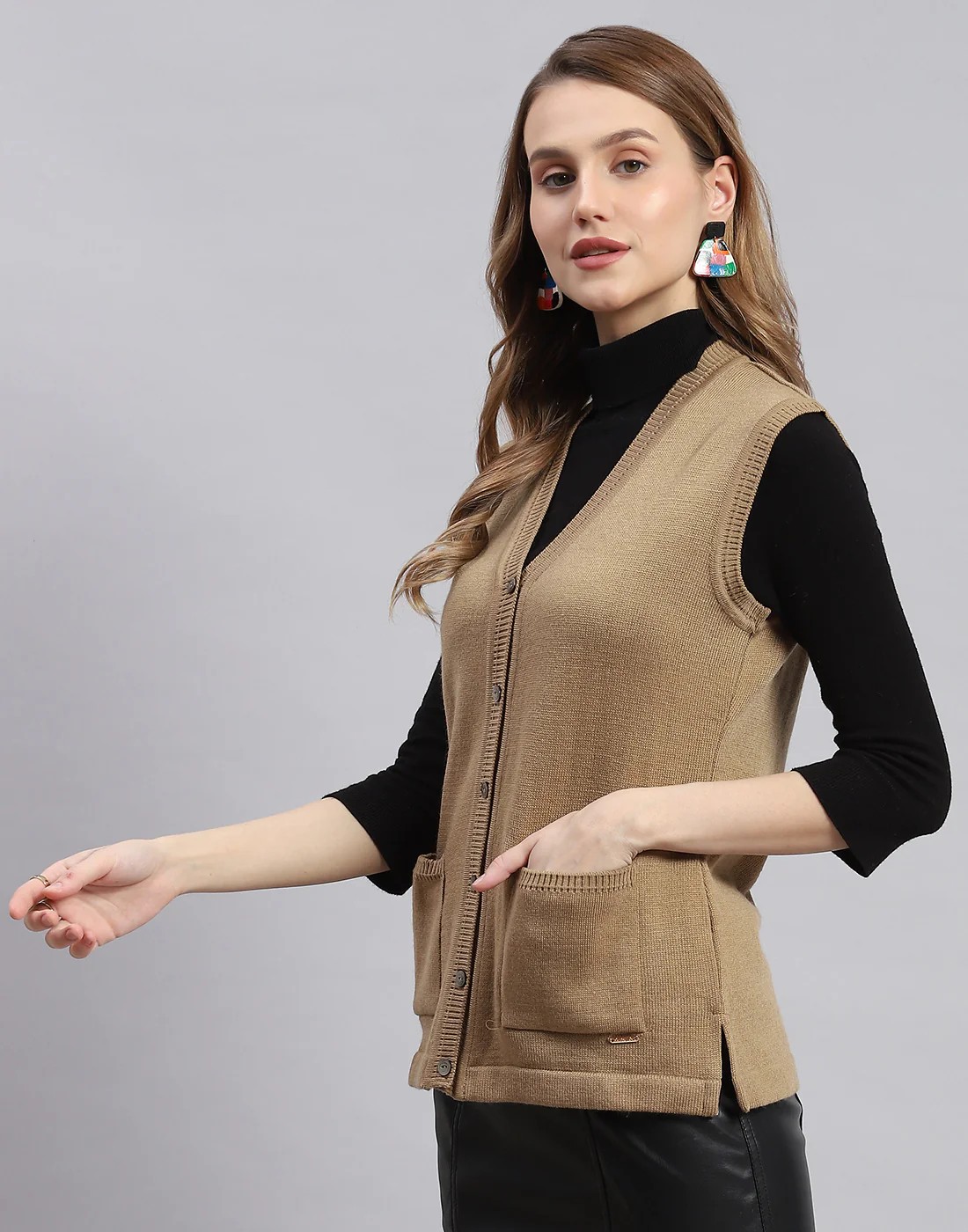 Women Brown Solid V Neck Sleeveless Cardigans - Image 4