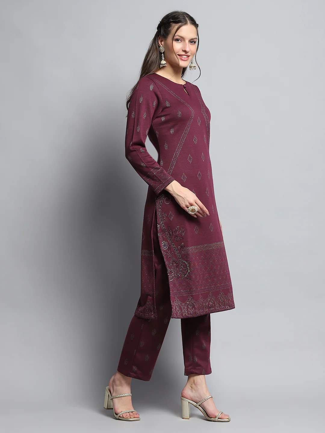 Women Burgundy Self Design Round Neck Full Sleeve Kurti Set for Winter - Image 5