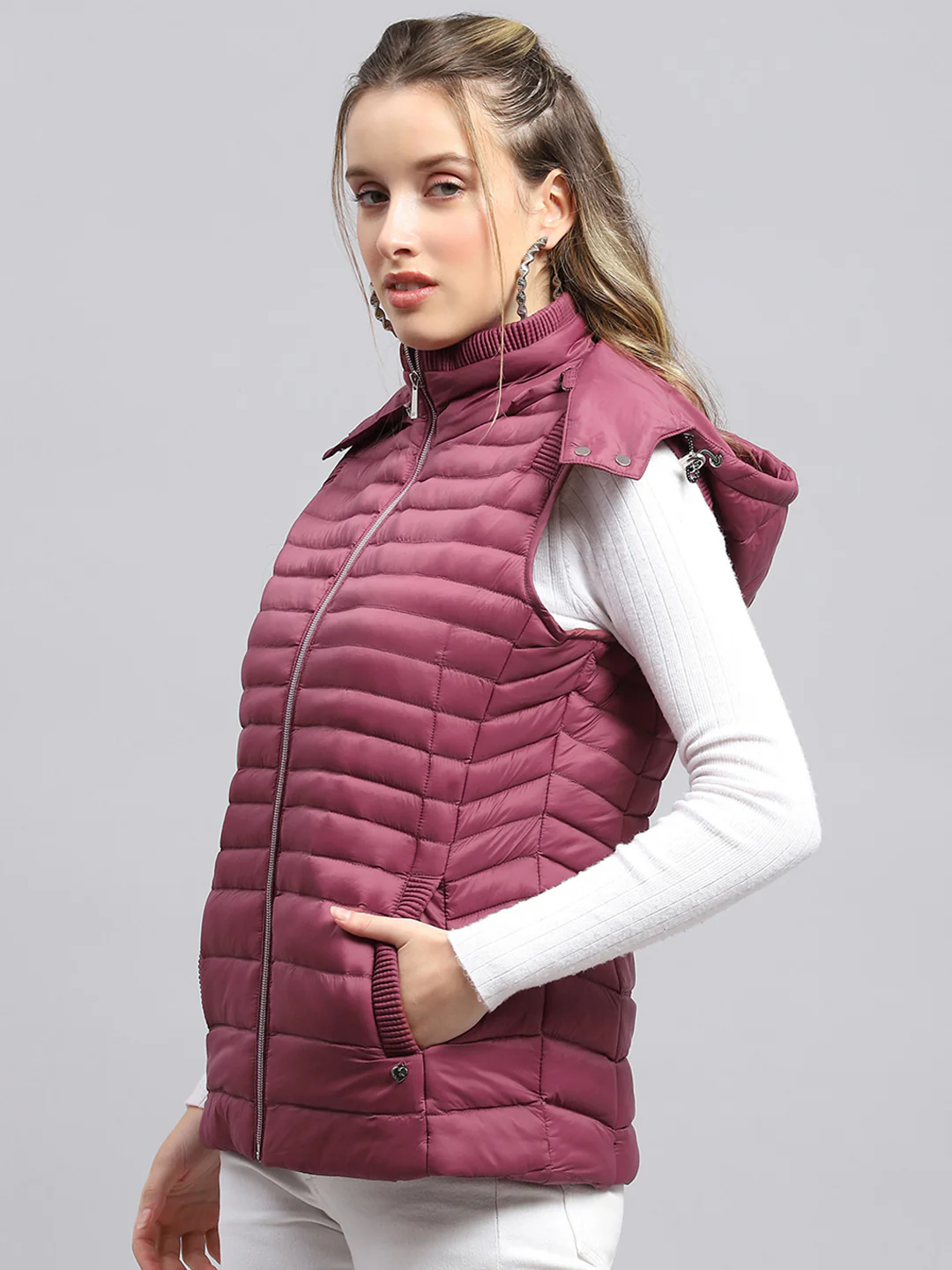 Women Burgundy Solid Detachable Hood Sleeveless Jacket - Image 3