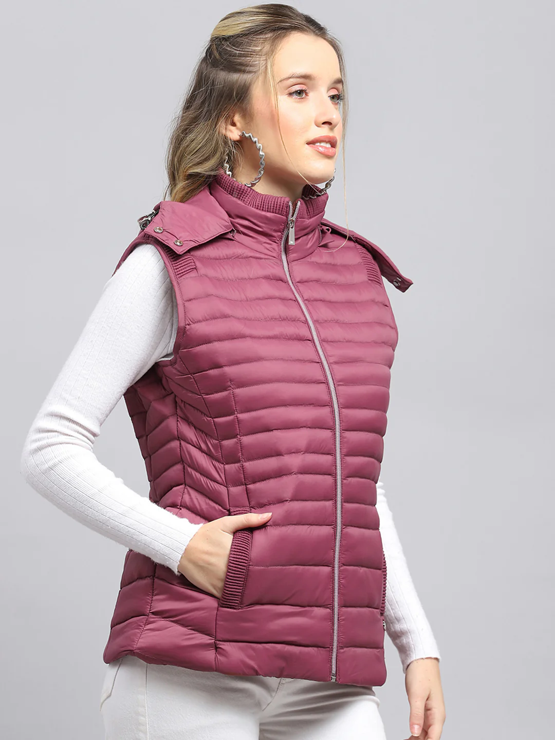 Women Burgundy Solid Detachable Hood Sleeveless Jacket - Image 4