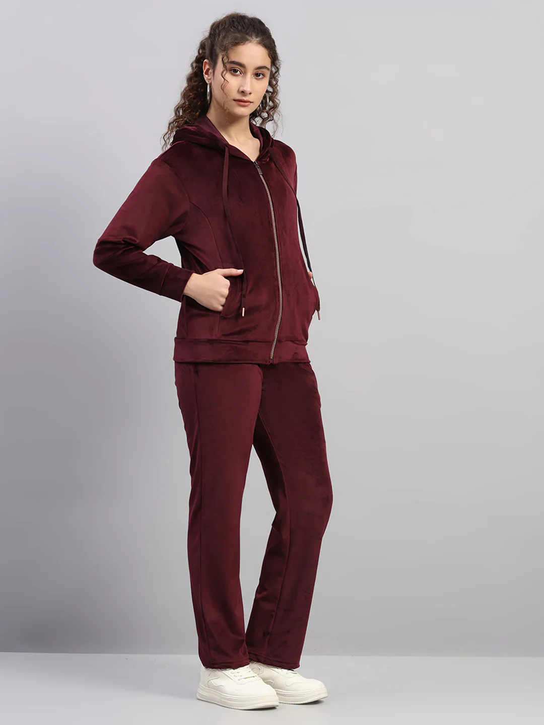 Women Burgundy Solid Hooded Full Sleeve Winter Tracksuit - Image 4