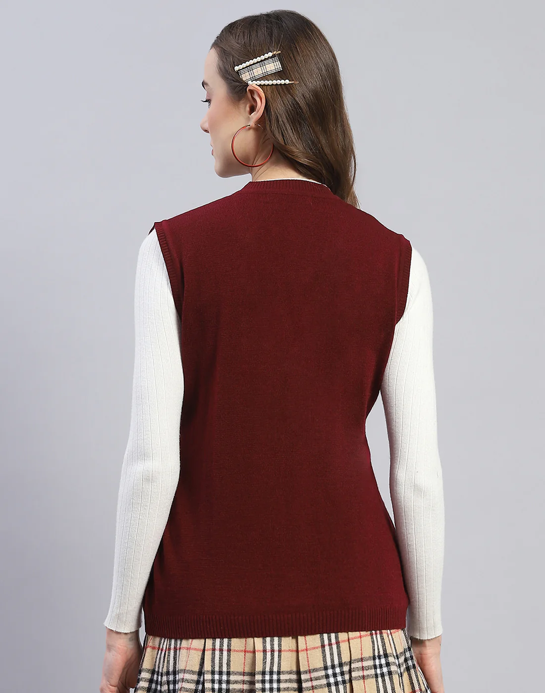 Women Burgundy Solid V Neck Sleeveless Cardigan - Image 5