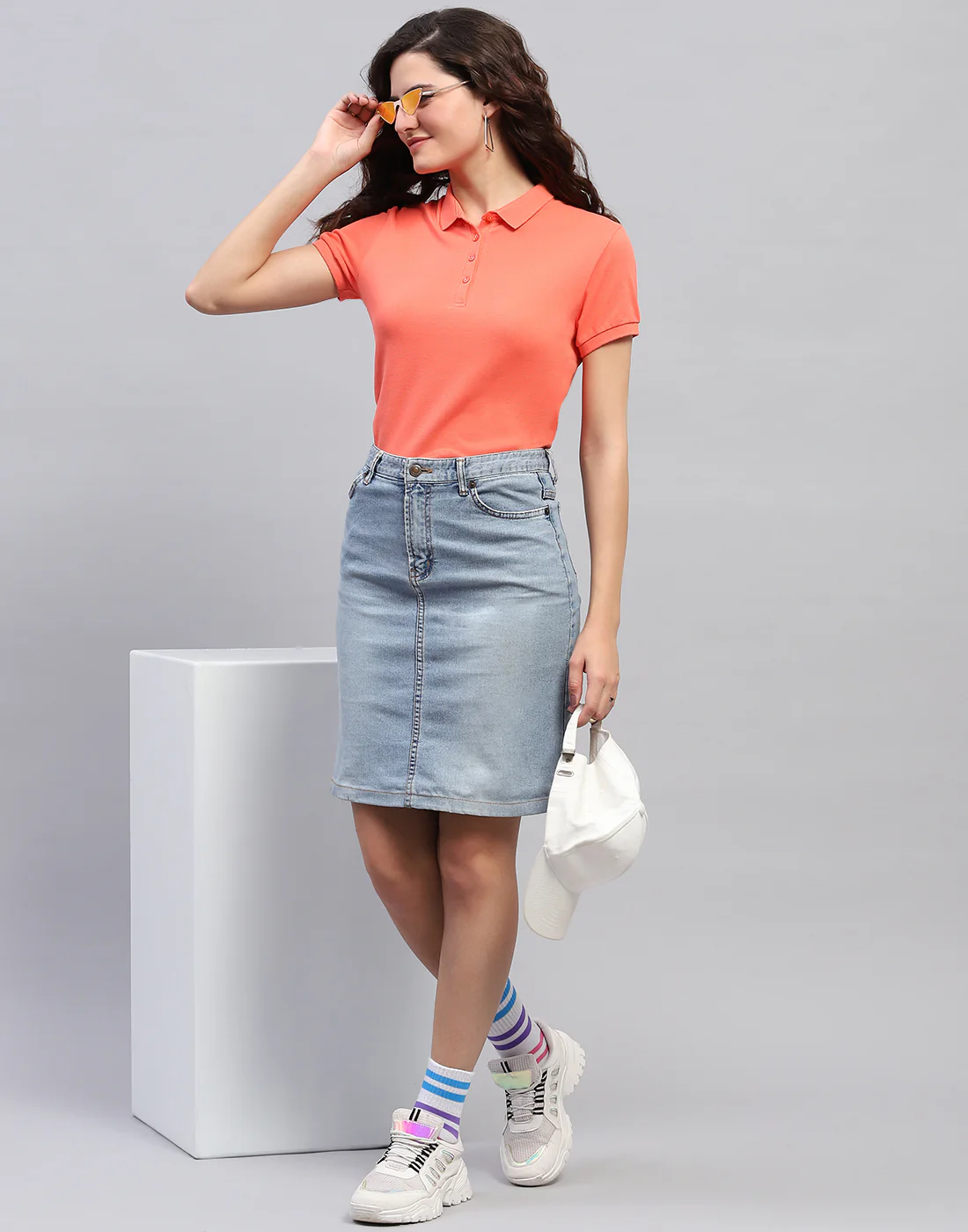 Women Coral Solid Collar Half Sleeve T-Shirt - Image 2