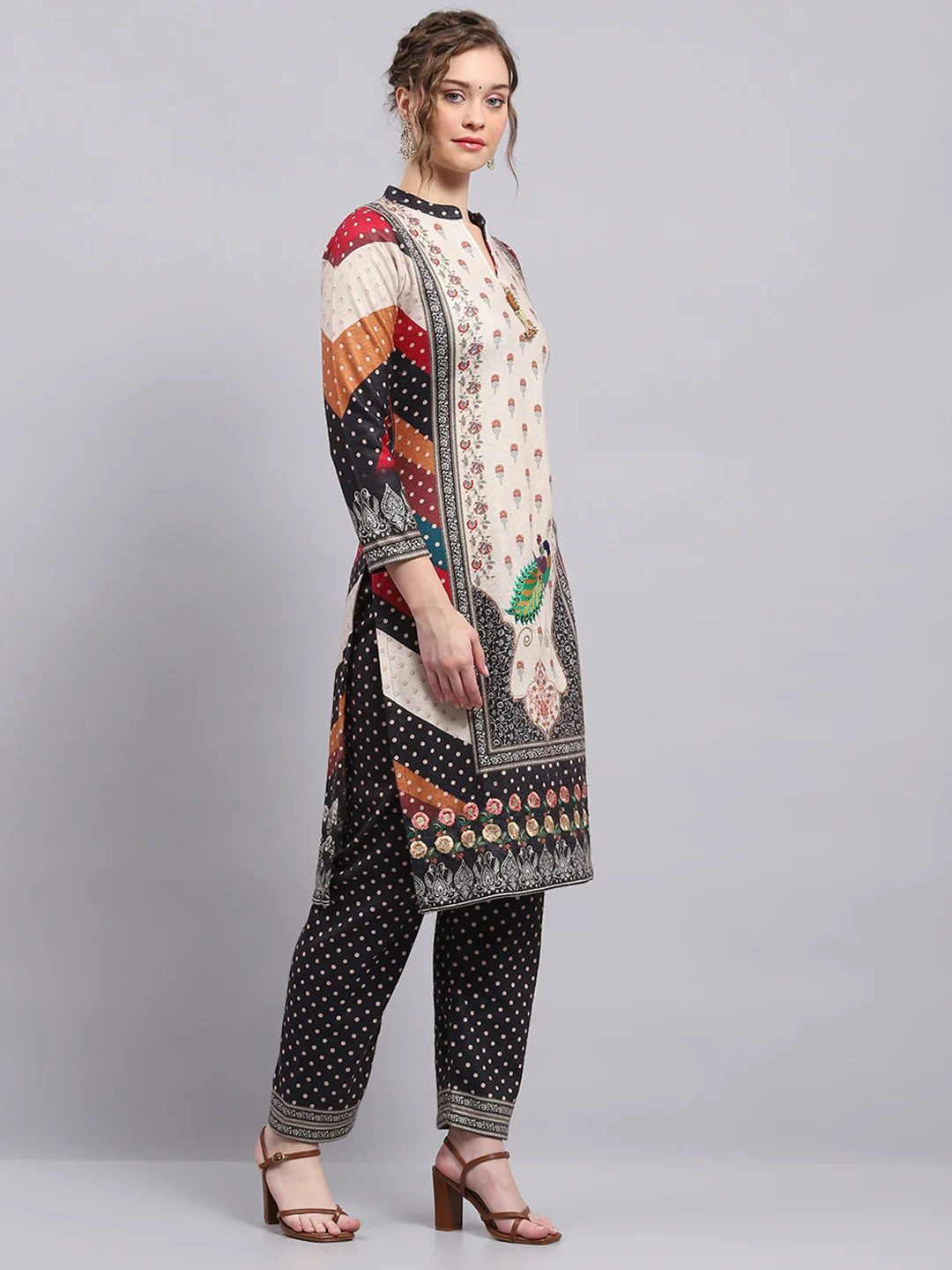 Women Cream Printed Round Neck 3/4th Sleeve Kurti Set for Winter - Image 5