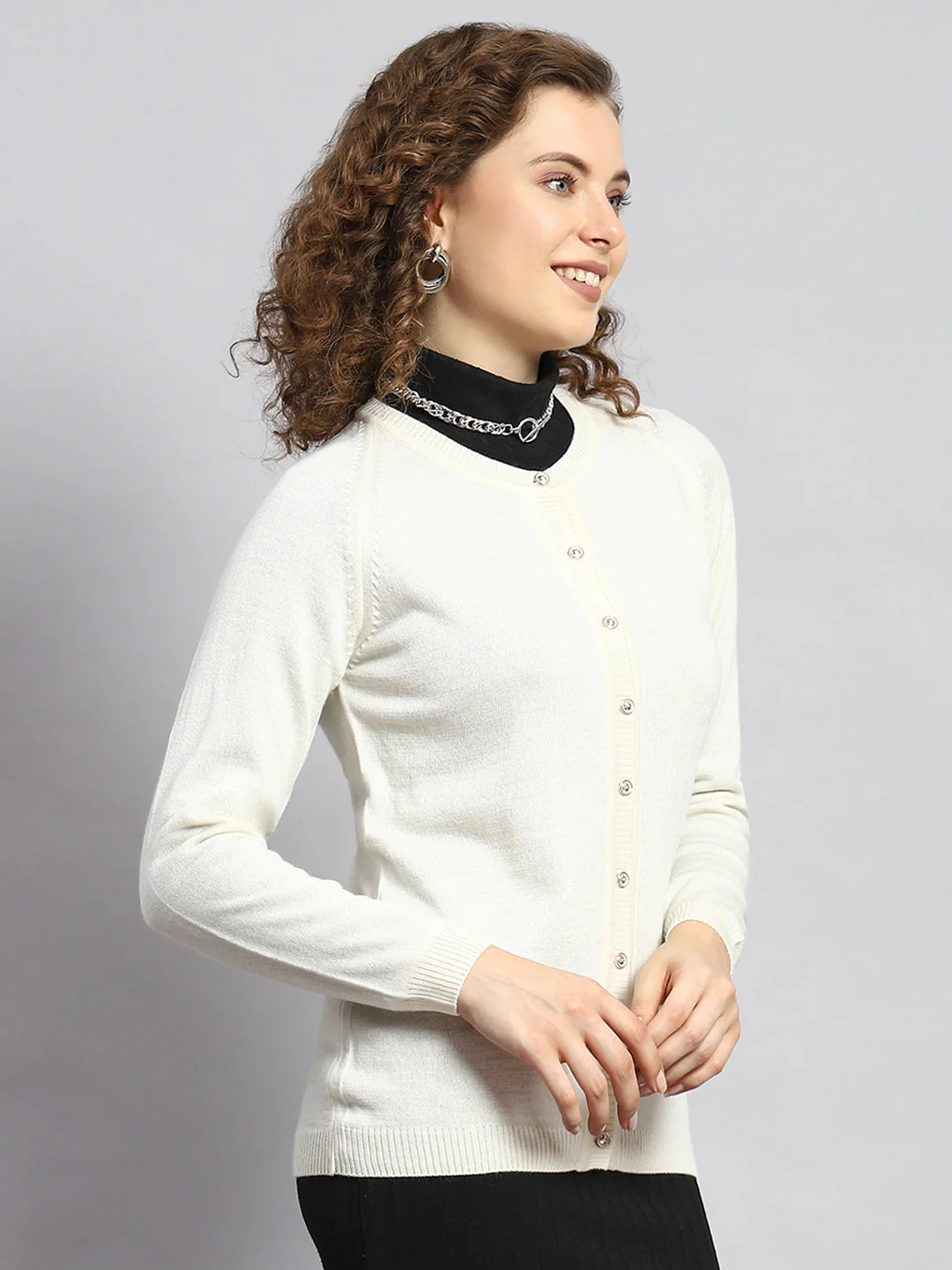 Women Cream Solid Cardigan - Image 3