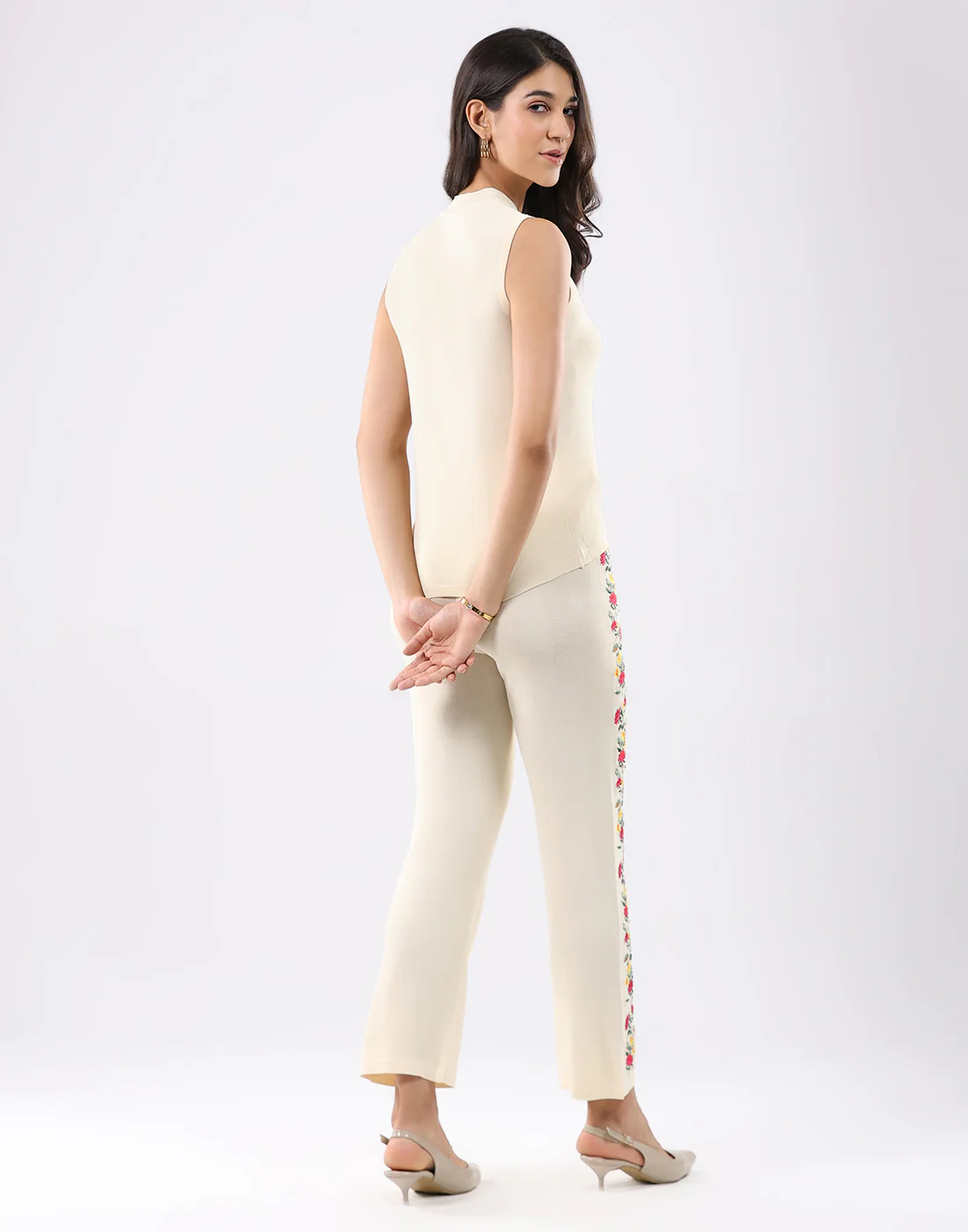 Women Cream Solid Round Neck Sleeveless Cords Set - Image 5