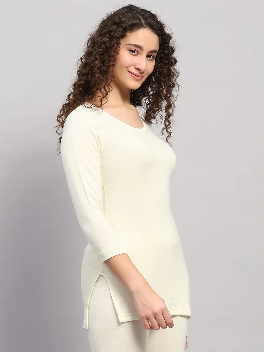 Women Cream Solid Round Neck 3/4th Sleeve Thermal Vest - Image 4