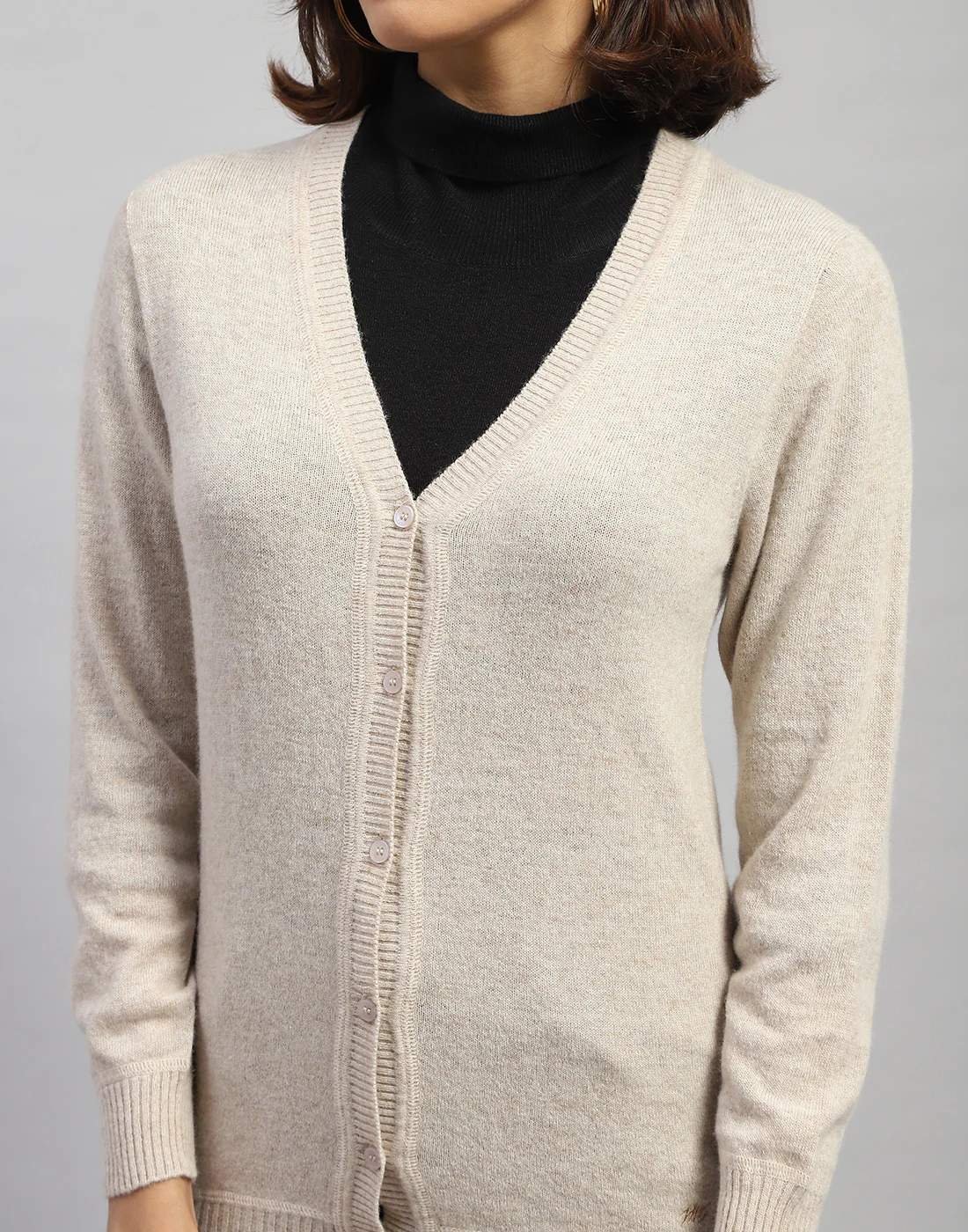 Women Cream Solid V Neck Full Sleeve Cardigan - Image 6