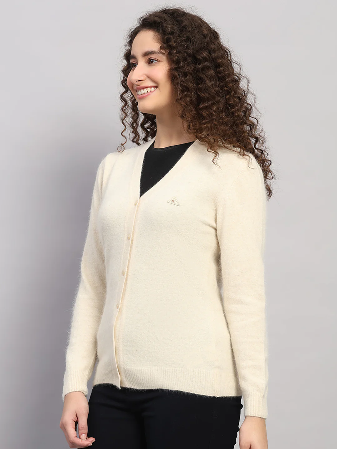 Women Cream Solid V Neck Full Sleeve Cardigan - Image 3