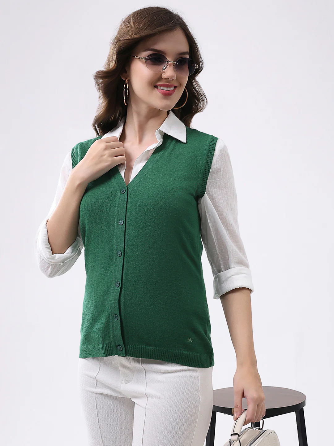 Women Dark Green Solid V Neck Sleeveless Cardigan - Image 6