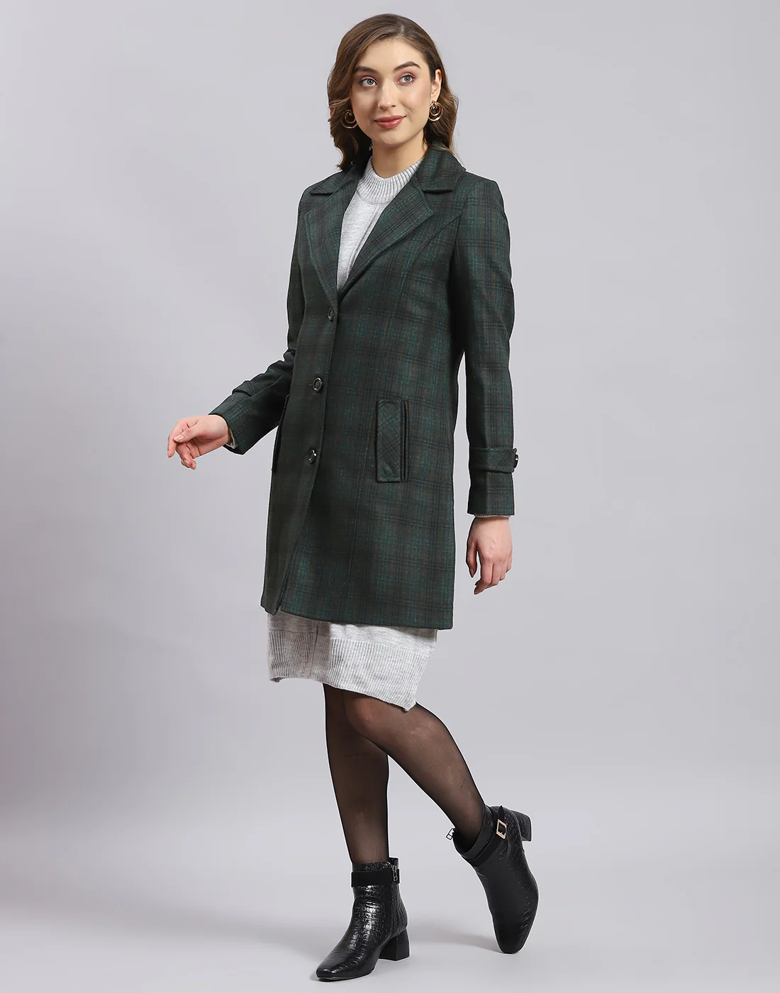 Women Green Check Lapel Collar Full Sleeve Coat - Image 3