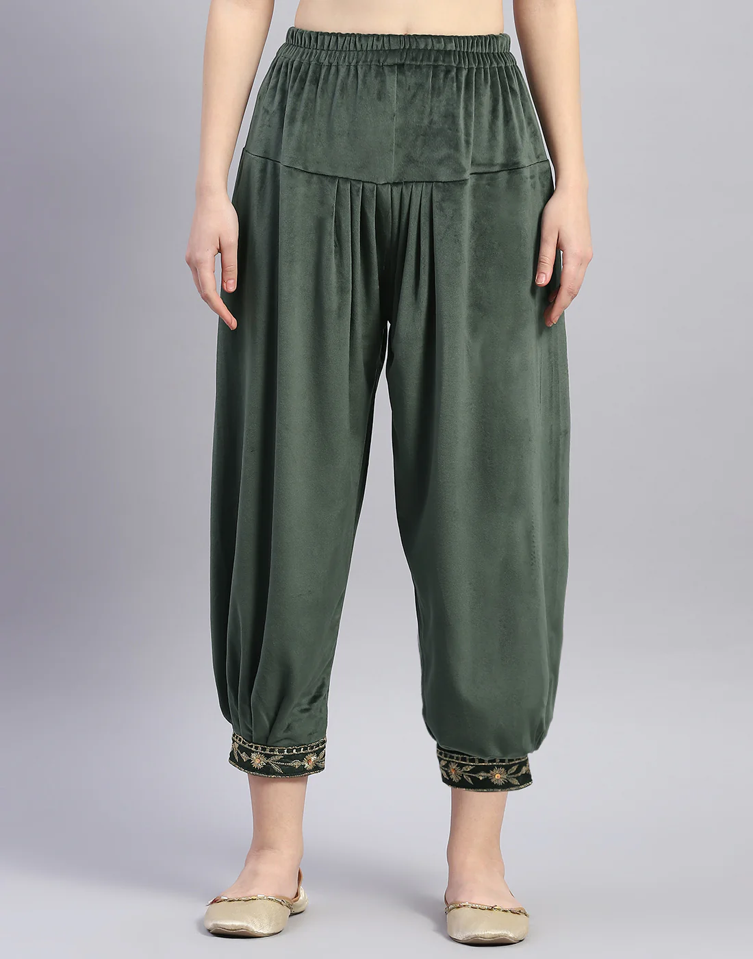 Women Green Embroidered Collar Full Sleeve Cords Set - Image 6