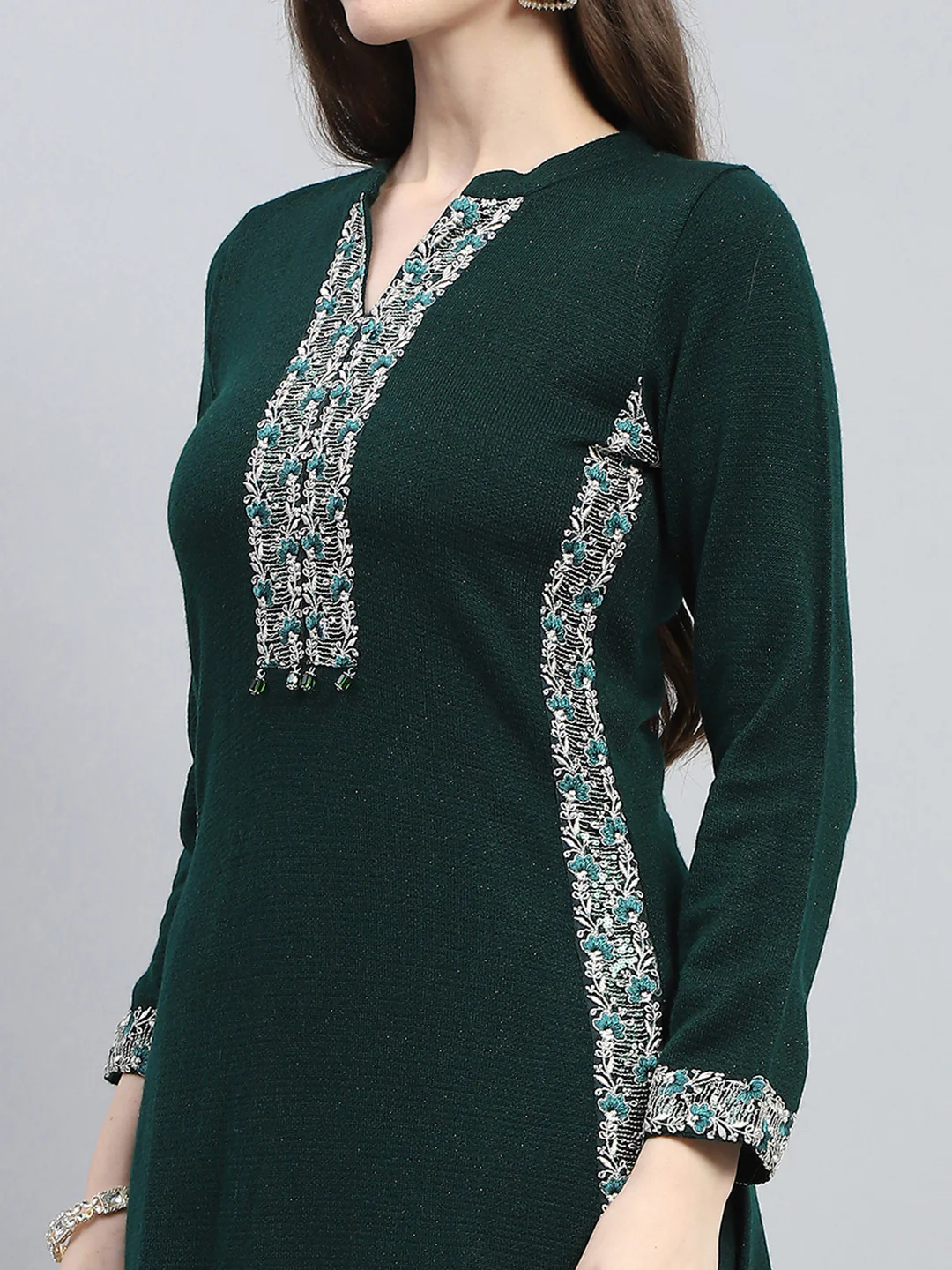 Women Green Embroidered Round Neck Full Sleeve Kurti Set for Winter - Image 6