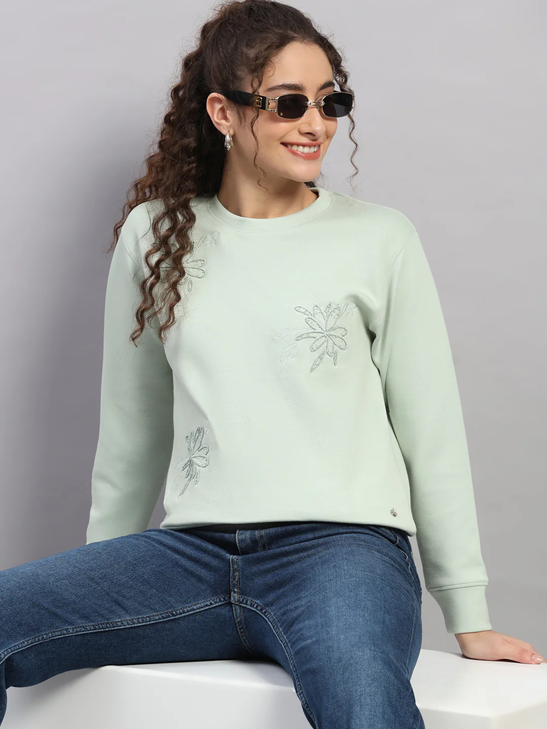 Women Green Embroidered Round Neck Full Sleeve Sweatshirt - Image 6